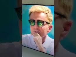 Dsds alien 2019 in der brille von dieter bohlen kann man ein alien sehen was is den da passiert. Alien In Dieter Bohlen Sonnenbrille Dsds Area 51 Youtube