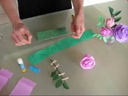 Comment Realiser Des Roses En Papier Explications Sur Les Autres Fleurs Et Les Autres Activ Comment Faire Des Fleurs En Papier Fleurs En Papier Rose En Papier