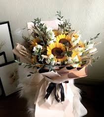 On a normal range, wedding bouquets in the philippines are usually part of a package when you inquire with a florist. 10 Best Metro Manila Flower Shops With Online Delivery
