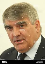 Leon Batchelor's Instagram, Twitter & Facebook