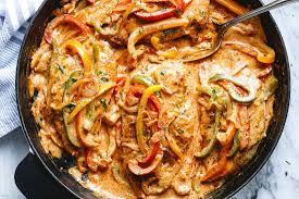 Creamy Fajita Chicken Breasts Skillet Recipe – Chicken Fajita Recipe —  Eatwell101