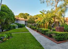 Two bedroom apartments at an average rent of $725. Regency Apartments Lakeland Fl Apartments For Rent