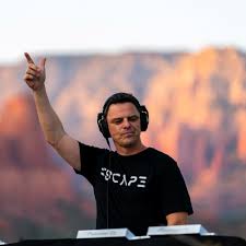 Afterhours on wn network delivers the latest videos and editable pages for news & events, including entertainment, music, sports, science and more, sign up and share your playlists. A Christmas Thanks 4 Hour Set For Afterhours Fm End Of Year Countdown 2020 By Markus Schulz