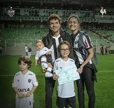 Inicialmente, o tabuleiro é composti por 9 quadradinhos vazios, alinhados em um tabuleiro 3x3. Pin Em Galo