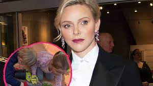 Jun 05, 2021 · princess charlene of monaco has put on a united front with her husband amid his high profile paternity suit, sharing a sweet photograph of her family on safari in south africa, just hours after. Susse Ostergrusse Charlene Postet Neue Bilder Ihrer Zwillinge Promiflash De
