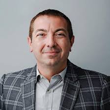 Lloyd Gower's Instagram, Twitter & Facebook