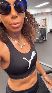 Earnestine Davis (@coachladyefit) • Instagram photos and videos