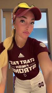 Kyra Edwards's Instagram, Twitter & Facebook