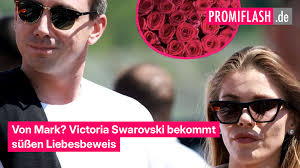 Von Mark? Victoria Swarovski bekommt süßen Liebesbeweis