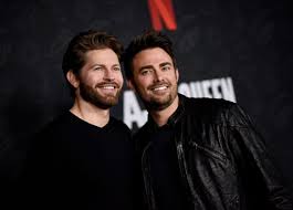 The couple made headlines when jaymes proposed to jonathan in an jaymes and jonathan had been quarantining together since coronavirus pandemic started and have been working on a few projects while indoors. Who Is Mean Girls Star Jonathan Bennett Dating