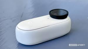 Being the world's smallest stabilized camera. Rsm4zoenyksyzm