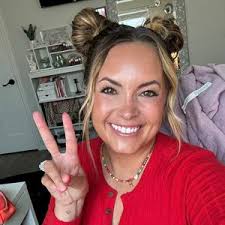 Lindsay (@husermomma)