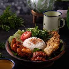 Klik disini alamat rawon pecel ayu banyuwangi : Tempat Makan Legendaris 10 Makanan Khas Banyuwangi Paling Enak 2020