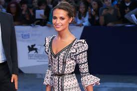 Nato il 1° dicembre 1968, chadwick ha mosso i. La Ragazza Dei Tulipani Trama Cast Curiosita Sul Film Popcorn Tv