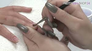 Hände desinfizieren, nagelhaut zurückschieben, übergang befeilen und restliches altes gel herunter feilen gelnägel selber machen anleitung wie im nagelstudio. Das Jolifin Studioline 1 Phasen Gel Und Seine Anwendung Youtube