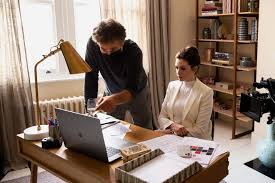 News of the world (2020). Anne Hathaway Says Her Lockdown Heist Movie Finds The Absurd In The Pandemic Exclusive Entertainment Tonight