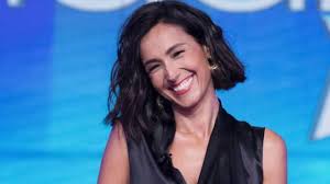 Be', sta di fatto che anche caterina balivo ha voluto stupirci. Caterina Balivo Cambio Look Pazzesco Ecco Cosa Ha Fatto Ai Capelli Tipiu Com