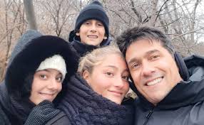 En ese contexto, rafael araneda confesó que extrañó mucho a su familia. Rafael Araneda Despidiendonos De New York En Familia Facebook