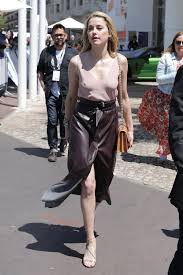 Amber heard is the only announced star in the romantic thriller 'run away with me'. Amber Heard Starportrat News Bilder Gala De