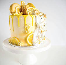 Lemon Meringue Cake With Macarons Lemon Meringue Cake Lemon Birthday Cakes Meringue Cake