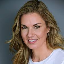 Shelley Roach's Instagram, Twitter & Facebook