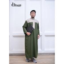 Tak hanya kain polos ataupun yang bermotif batik, namun dengan beragam jenis kain yang berbeda pun terlihat menarik. Gamis Pria Lengan Panjang Jubah Ikhwan Baju Muslim D Ihsan Model Kerah Arab Bahan Katun Madina Shopee Indonesia
