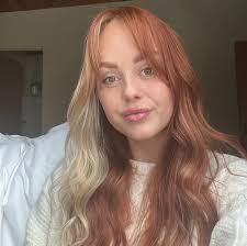 Posting Courtney Johnston|Lemon8