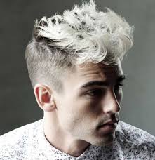 I capelli brizzolati sono sempre più in voga tra gli uomini. Grigio Teenagers E Millennials Gf Maccaferri