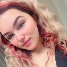 Why do my niece's lashes always come off?