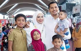 Dengerin 10 lagu barat paling baru & populer bulan november 2019. Myartis Com Myartis My Artis Aliff Syukri Berbaik Dengan Isteri Bakal Keluar Lagu Baru