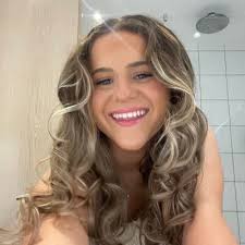 Emily Witty (@emilymwitty)