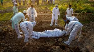 코로나19 봉쇄령 앞두고 뉴델리서 귀향하는 인도인들 (뉴델리 afp=연합뉴스) 19일(현지시간) 인도 수도 뉴델리에서 신종 코로나바이러스 감염증(코로나19) 봉쇄령이 발효하기 전 시민들이 고향으로 가기 위해 버스 터미널에 줄지어 서 있다. Vs4efkb Rwk6tm