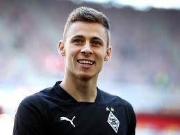 Kariyer sayfasında thorgan hazard isimli futbolcunun sezon bazında takımının yer almış olduğu turnuvalardaki maç, gol, asist, sarı kart, kırmızı kart, oyuna girme, oyundan alınma. Hazard Gibt Dortmund Eine Doppel Zusage Bundesliga Kicker
