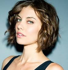 Short Hairstyles For Oval Faces With Wavy Hair Short Wavy Haircuts Oval Face Hairstyles Haircuts For Wavy Hair
