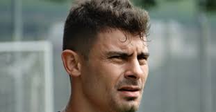 Alex revela saída turbulenta do Qatar e reclama: "Ainda não me pagaram"