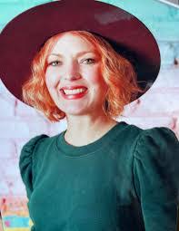 Amanda Deming's Instagram, Twitter & Facebook