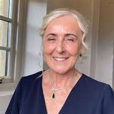 The pavements around Clydebank are disgraceful. I had a very nasty fall  this morning. Be careful folks.