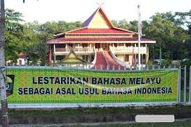 Jadi jika anda menyuruh orang lain pindah, tapi menolak lalu dia bilang bahwa dia sudah pewe, itu berarti karena mereka sudah nyaman dengan posisi itu. Yukkk Kenali Ragamnya Dialek Bahasa Melayu Riau Ini Lengkapnya