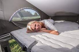 Für optimale unterlüftung und trockenheit sorgt der atmungsaktive bezug. Calibed Roof Ii Matras Voor Bovenbed Voor T5 T6 Volkswagenshop Be Garage Van Hoe In 2021 Camper Interieur Camper Ideeen Matras
