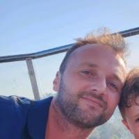 300+ perfiles de «Brenes»