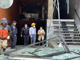 De acuerdo a eluniversal.com.mx, la explosión se sintió en varias cuadras a la redonda, donde la acumulación de gas pudo ser el factor para que varios departamentos de un edificio de la benito juárez. Kayh0nqevbcgqm