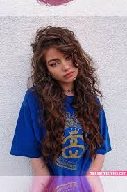 20 Amazing Curly Hairstyles Ideas For Teenage Women Curly Hair Styles Long Curly Hair Hair In 2020 Long Hair Styles Curly Hair Styles Curly Hair Styles Naturally