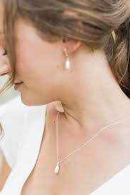 Collier de mariée avec bijou de dos et gouttes nacrées "Aurea"