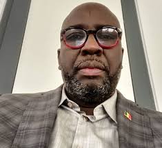 L'autoroute après le pont Malick SY est impraticable. Embouteillage  monstrueux ! Aucun véhicule ne bouge!