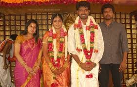 His father was a politician and chosen as a madurai's councilor for two terms. Actor Vijay Family Vikranth Wedding Marriage Stills Album Flickr