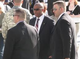 The average rate for security guards ranges from $15 to $30 per hour, although rates can climb more for guards with advanced skills and experience. Everything You Need To Know About Hiring Your Own Personal Bodyguard