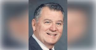 Ken Batchelor's Instagram, Twitter & Facebook