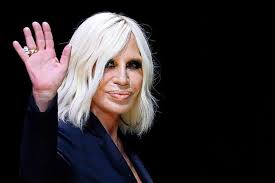 Jan 18, 2018 · donatella versace is the youngest of the versace children. Exzesse Und Erfolge Donatella Versace Wird 65 Panorama Badische Zeitung