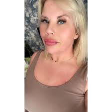 Looking for recommendations for someone that can fit a weave and cut like  this please.