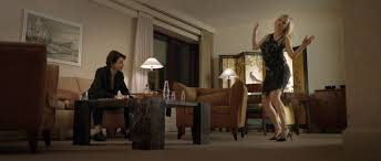 Reporterin (juliette binoche) interviewt teilzeithuren… joanna kulig. Elles 2011